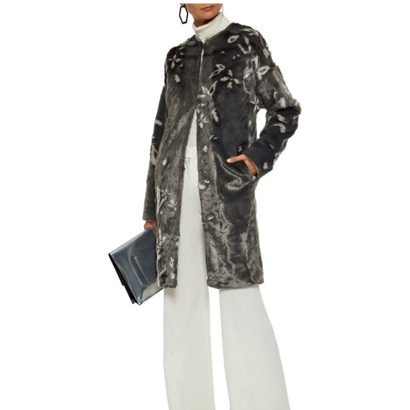 faux fur coat - Picture 1 of 10